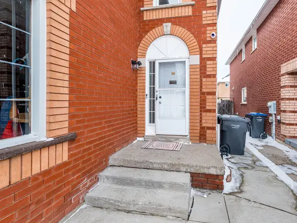 3927 Rippleton LN, Mississauga, ON L5N 6Z8