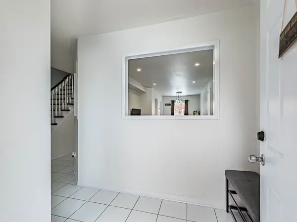 3927 Rippleton LN, Mississauga, ON L5N 6Z8