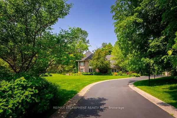 27 Blackberry PL, Hamilton, ON L0R 1H2