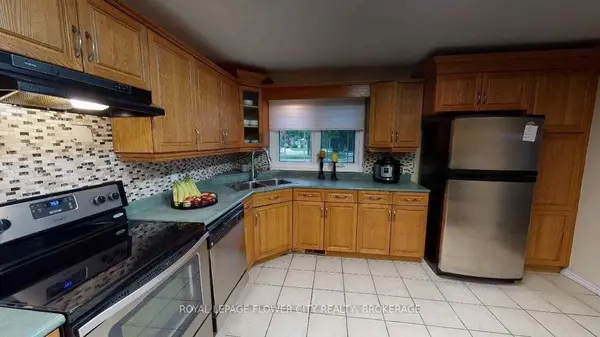 443 Castle Grove CT, London North, ON N6G 1L2