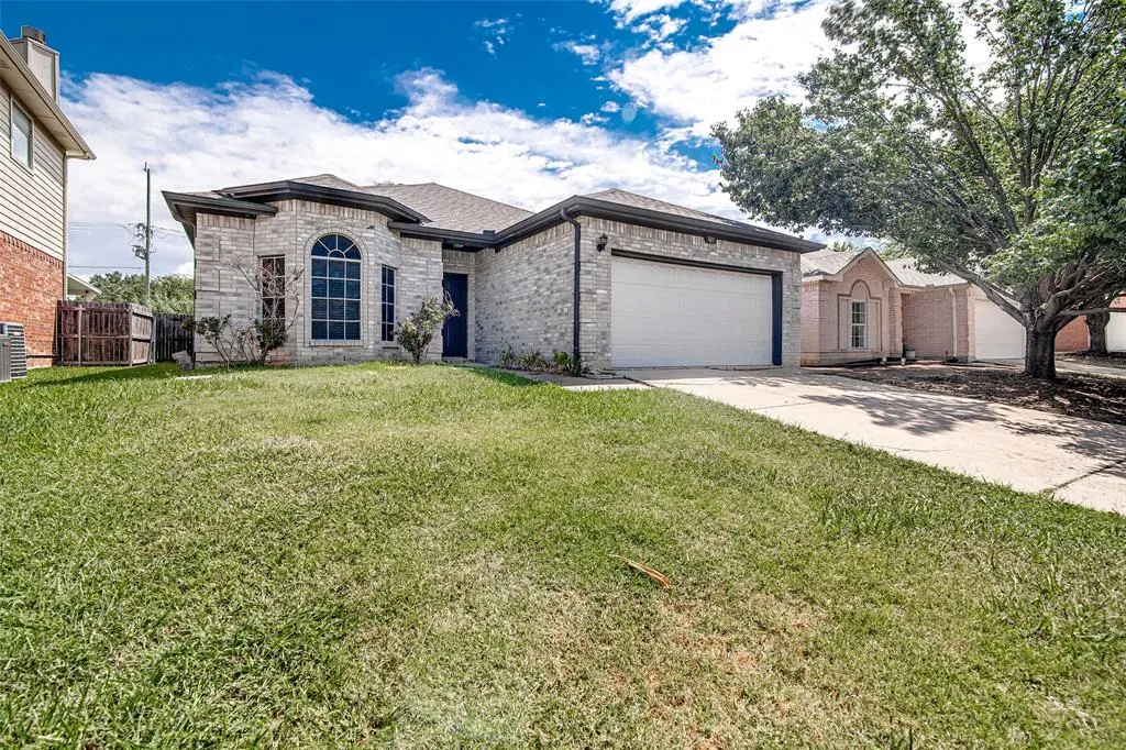 505 Blueberry Hill Lane, Mansfield, TX 76063