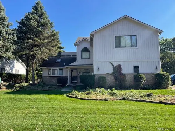 4278 Arbour DR, Commerce Charter Township, MI 48390