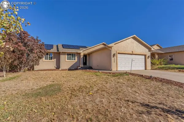 2327 Crestwood LN, Pueblo, CO 81008