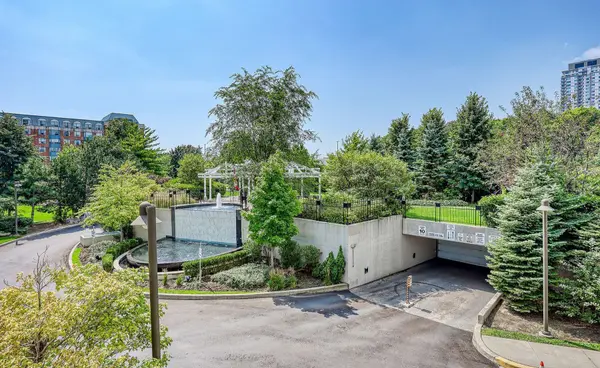 88 Grangeway AVE #209, Toronto E09, ON M1H 0A2