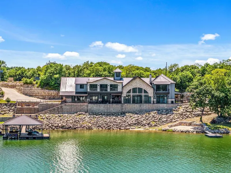 212 Hilltop Drive, Gainesville, TX 76240