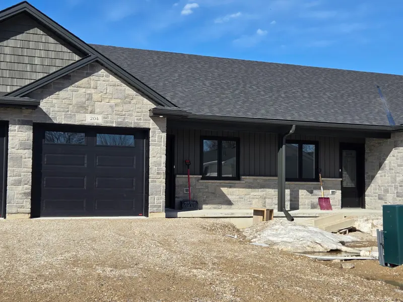 204 Elgin ST, Minto, ON N0G 2P0