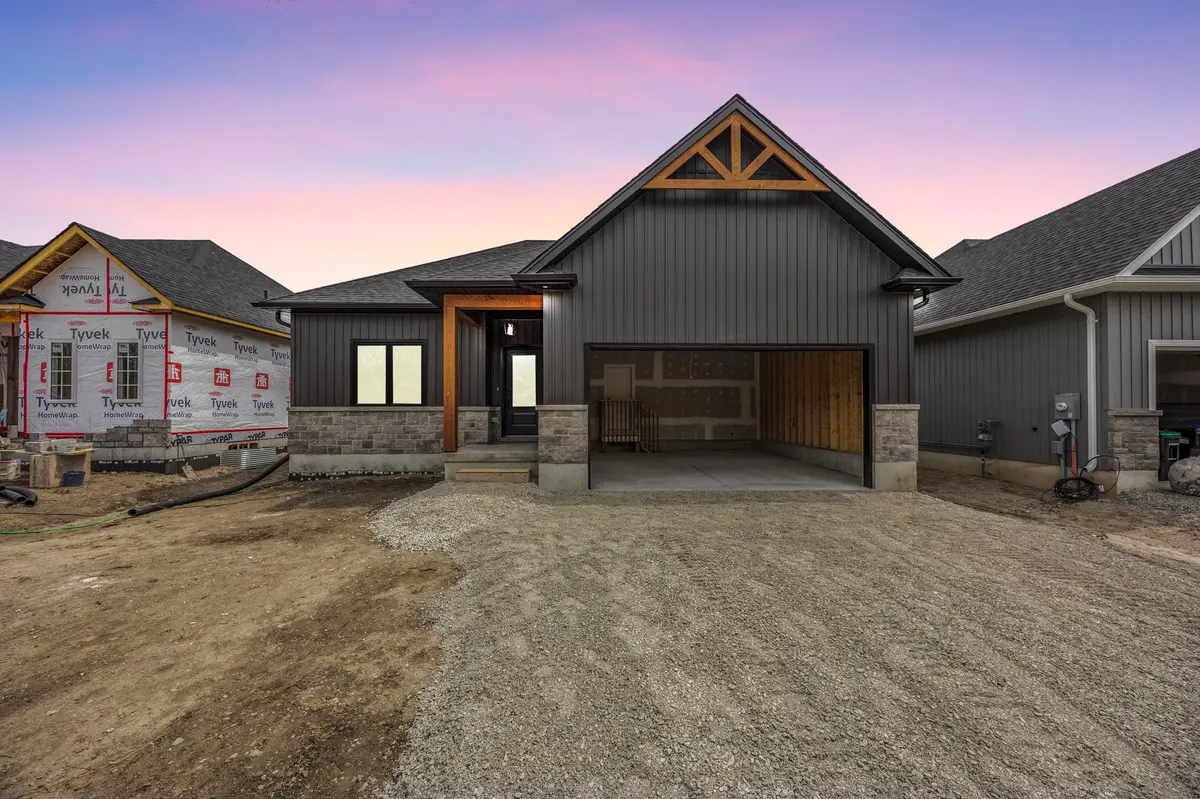 114 Brandon AVE, Severn, ON L0K 1E0