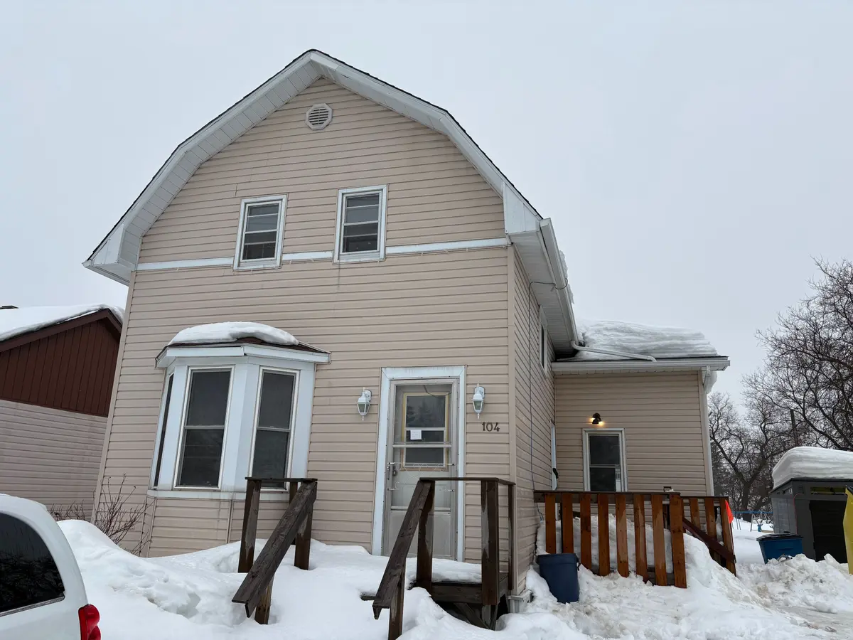 104 Fourteenth AVE, Cochrane, ON P0L 1C0