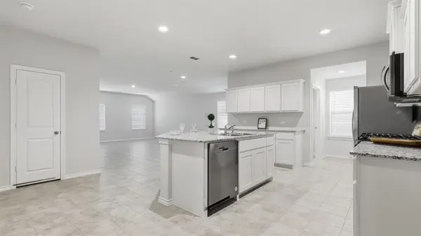 1721 LEEVON Lane, Fort Worth, TX 76140