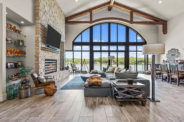 212 Hilltop Drive, Gainesville, TX 76240