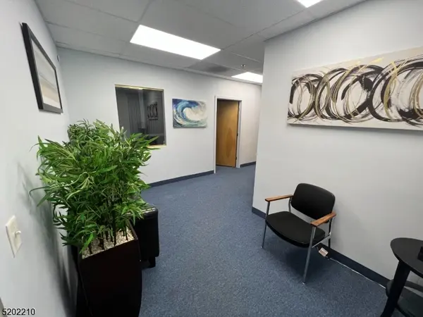 508 Hamburg Tpke, Wayne Twp., NJ 07470