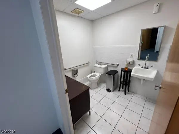 508 Hamburg Tpke, Wayne Twp., NJ 07470