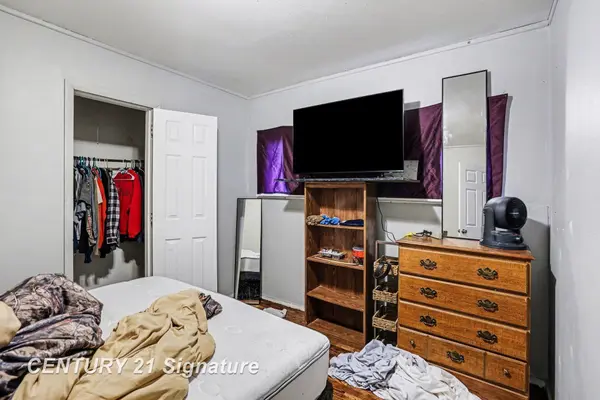 2002 Marquette ST, Saginaw, MI 48602