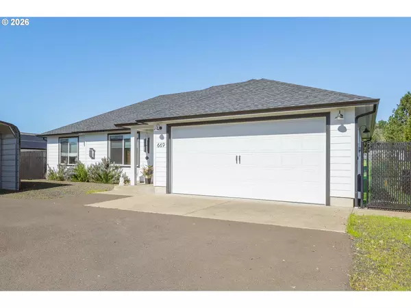 Winston, OR 97496,669 NW T ST