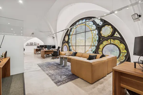 33 Hazelton AVE, Toronto C02, ON M5R 2E3