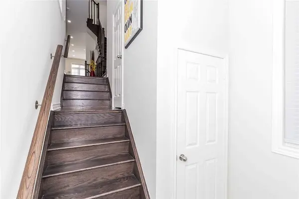 43 Farooq BLVD, Vaughan, ON L4H 4P3