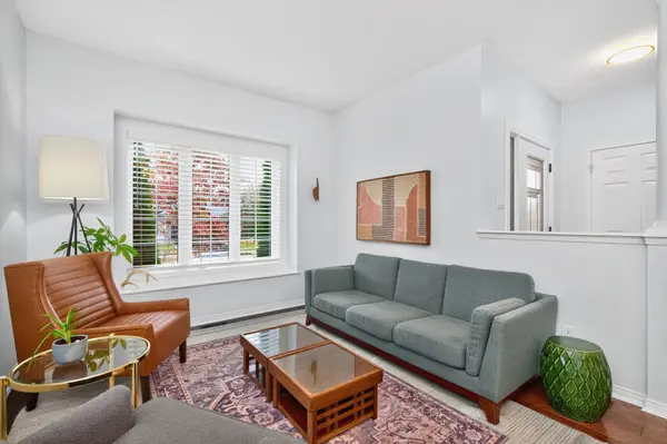 59 Edwards DR, Barrie, ON L4N 9K8