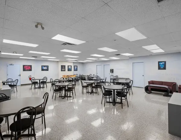 1375 Kerns RD #Opt 2, Burlington, ON L7P 4S8