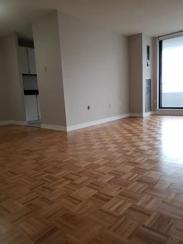 4 Kings Cross RD #1806, Brampton, ON L6T 3X8