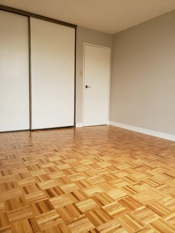 4 Kings Cross RD #1806, Brampton, ON L6T 3X8