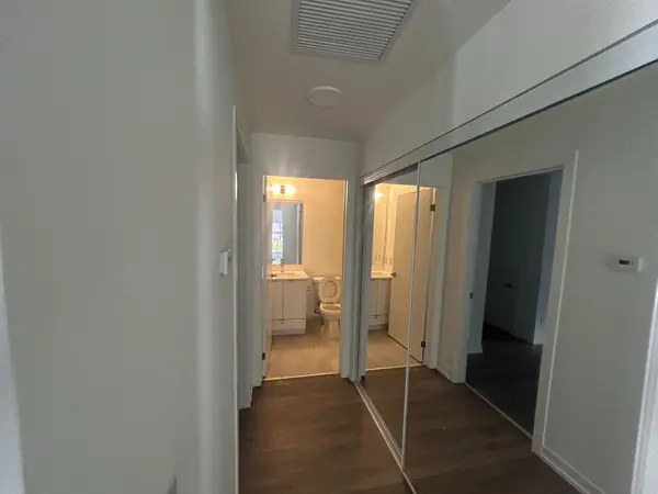 115 Canon Jackson DR #101, Toronto W04, ON M6M 0B7