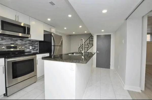 102 Laurier AVE #basement room for rent, Hamilton, ON L9C 3S4