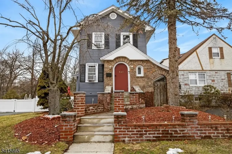 652 Harvard St, New Milford Boro, NJ 07646