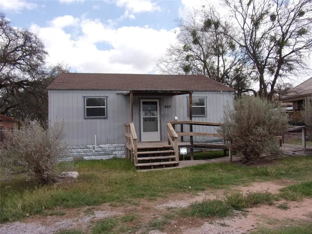 403 S Live Oak Street, San Saba, TX 76877