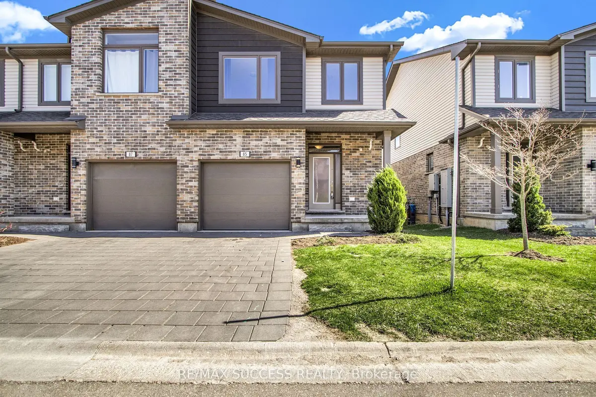 1960 DALMAGARRY RD #85, London North, ON N6G 0T8