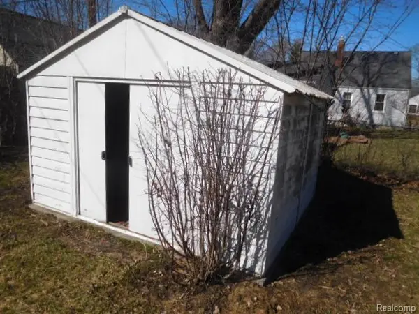 13680 Borgman ST, Oak Park, MI 48237