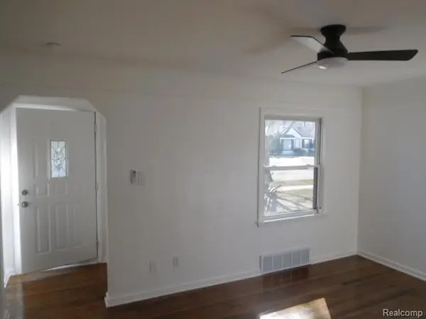 13680 Borgman ST, Oak Park, MI 48237