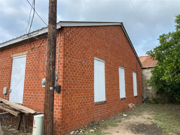 111 E Wallace Highway, San Saba, TX 76877