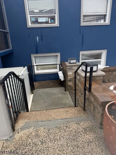 865 Teaneck Rd, Teaneck Twp., NJ 07666