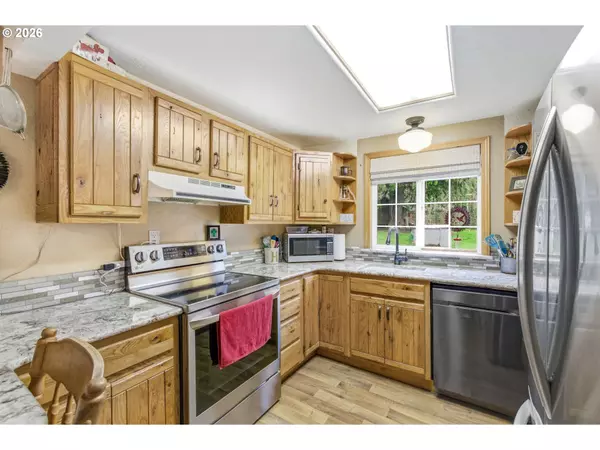 Sweet Home, OR 97386,42430 AMES CREEK RD