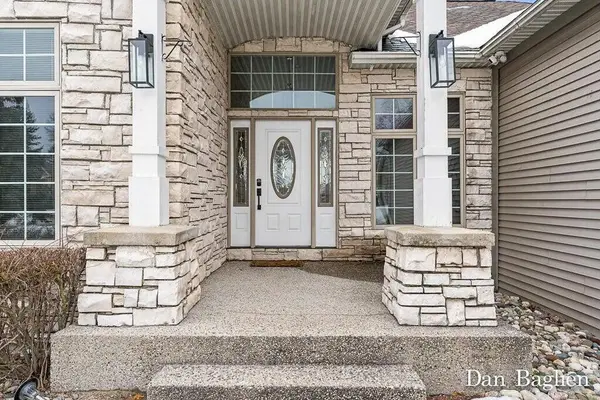 740 Bridgeview Bay DR, Norton Shores City, MI 49441