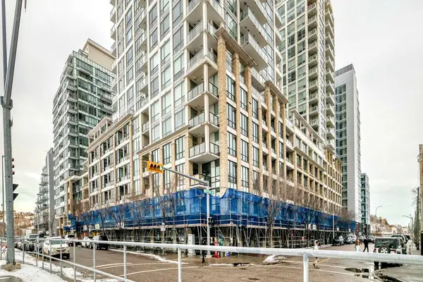 222 RIVERFRONT AVE SW #322, Calgary, AB T2P 0X2