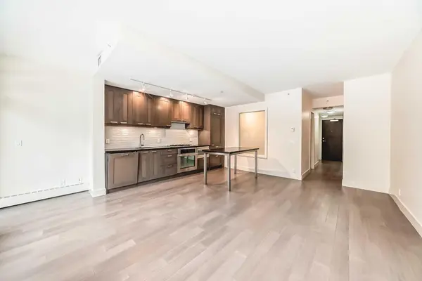 222 RIVERFRONT AVE SW #322, Calgary, AB T2P 0X2