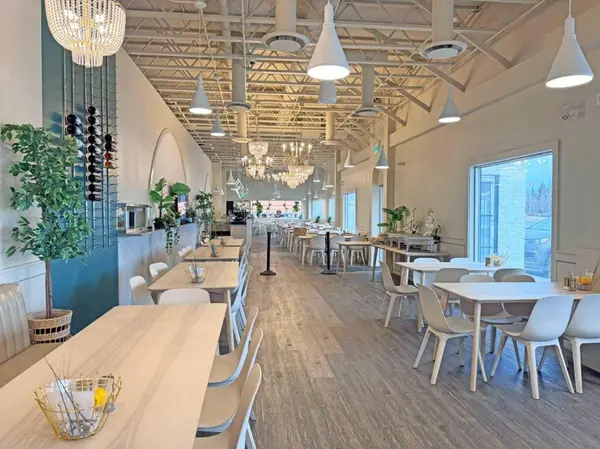 460 Erin Woods DR SE, Calgary, AB T2G 3A5