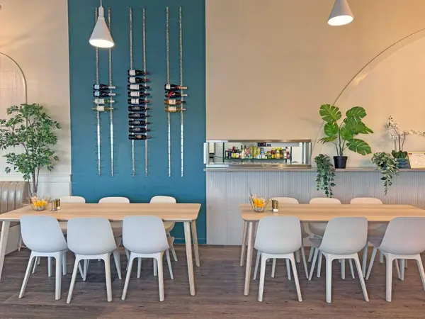 460 Erin Woods DR SE, Calgary, AB T2G 3A5