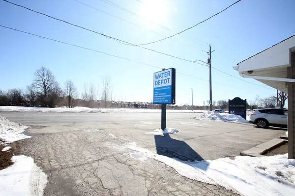 990 Taunton RD E, Oshawa, ON L1R 3L8