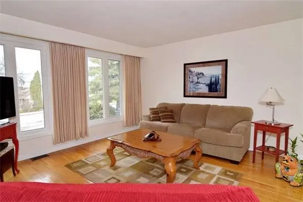 133 Church ST, Georgina, ON L4P 1J4