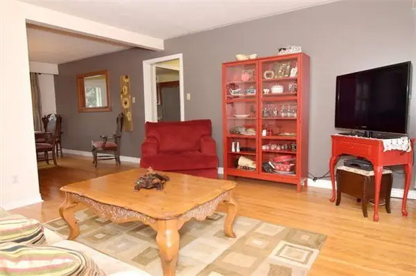 133 Church ST, Georgina, ON L4P 1J4