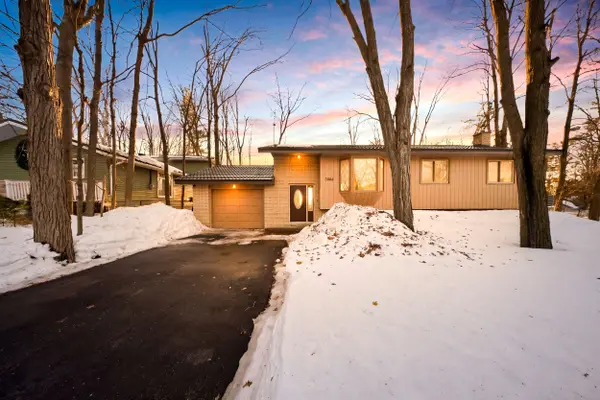 3866 Dixon RD, Innisfil, ON L9S 2R9