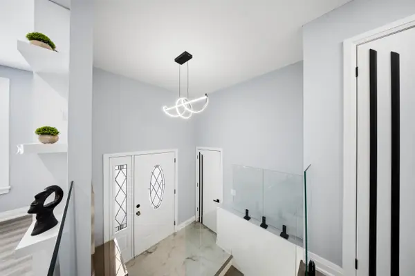 3866 Dixon RD, Innisfil, ON L9S 2R9