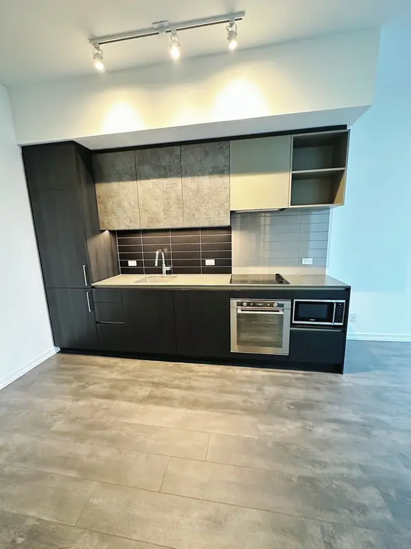 1000 Portage Pkwy #315, Vaughan, ON L4K 0L1