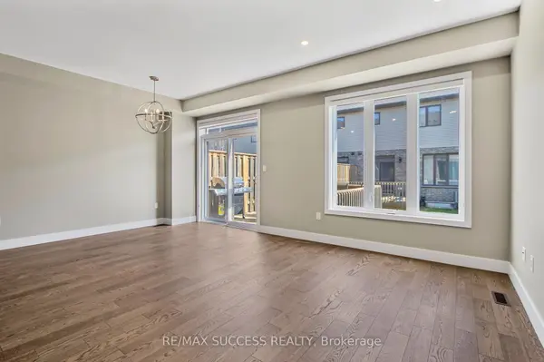 1960 DALMAGARRY RD #85, London North, ON N6G 0T8