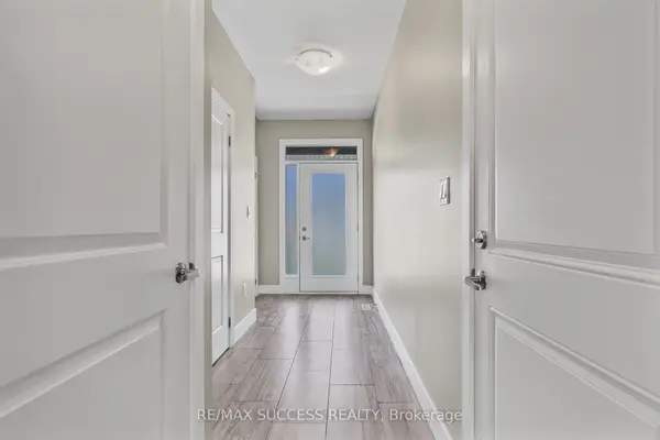 1960 DALMAGARRY RD #85, London North, ON N6G 0T8