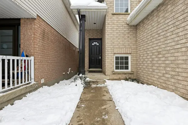 10 Periwinkle WAY, Guelph, ON N1L 1H8