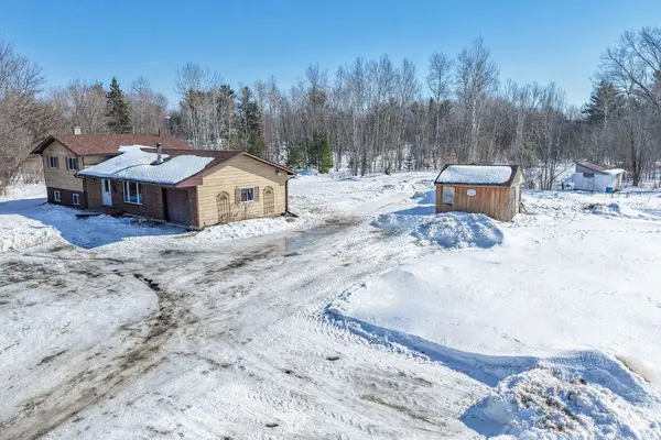 374 Monck RD, Kawartha Lakes, ON L0K 1W0