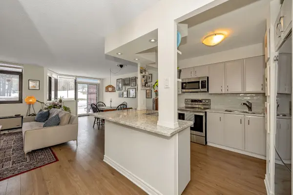 2871 Richmond RD #111, Britannia Heights - Queensway Terrace N And Area, ON K2B 8M5